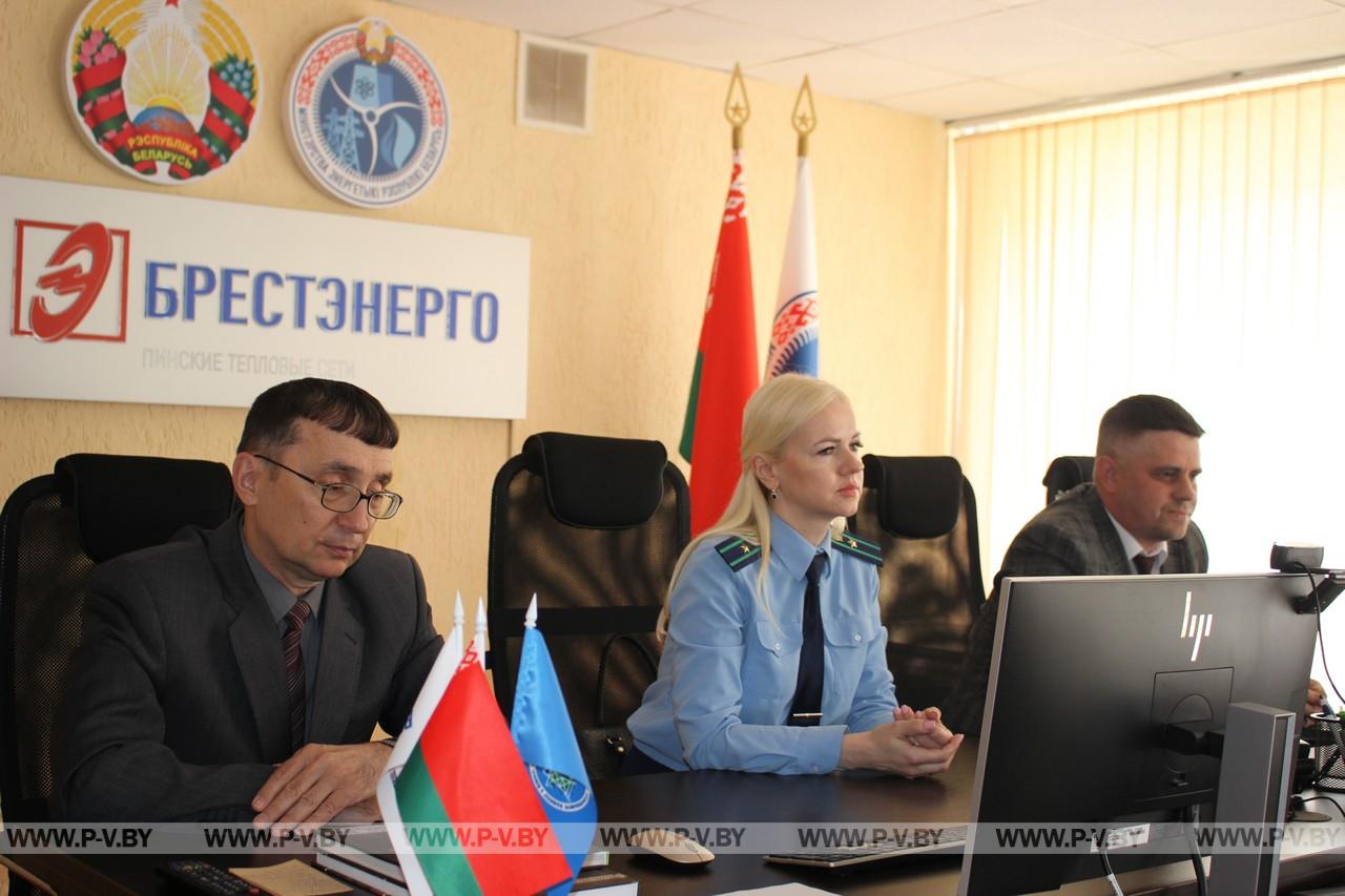 Передвижную выставку "Забвению не подлежит" презентовали в Пинских тепловых сетях