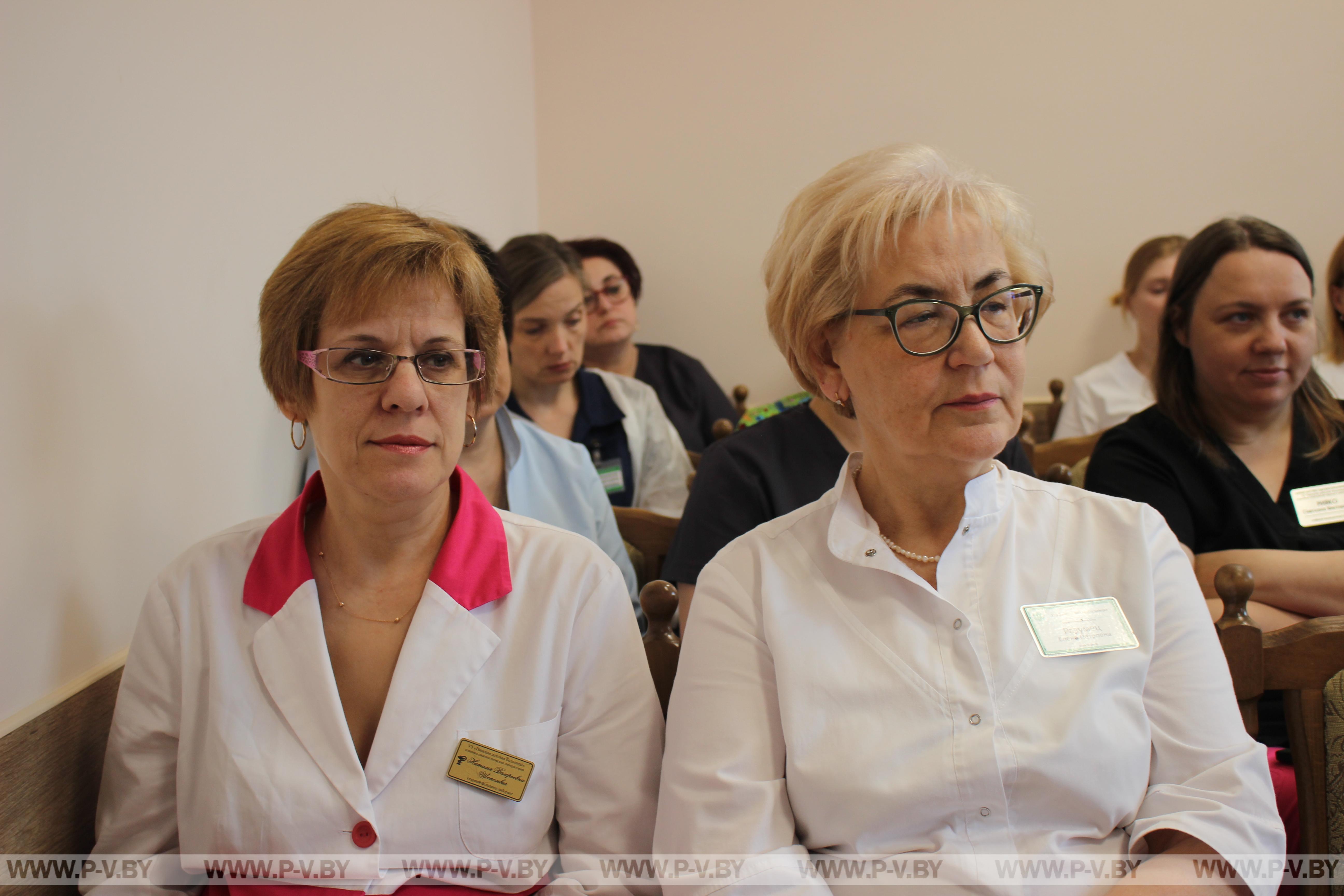 С коллективом Пинской детской больницы встретилась информационно-пропагандистская группа во главе с Николаем Новаком