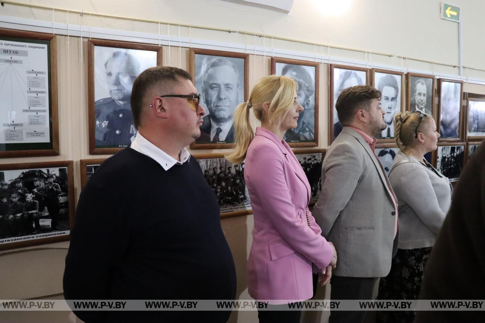 В Музее Белорусского Полесья открылась выставка «Герои земли полесской»