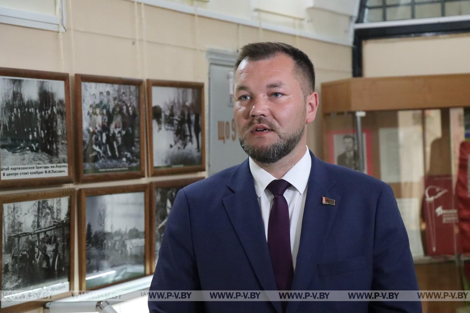 В Музее Белорусского Полесья открылась выставка «Герои земли полесской»