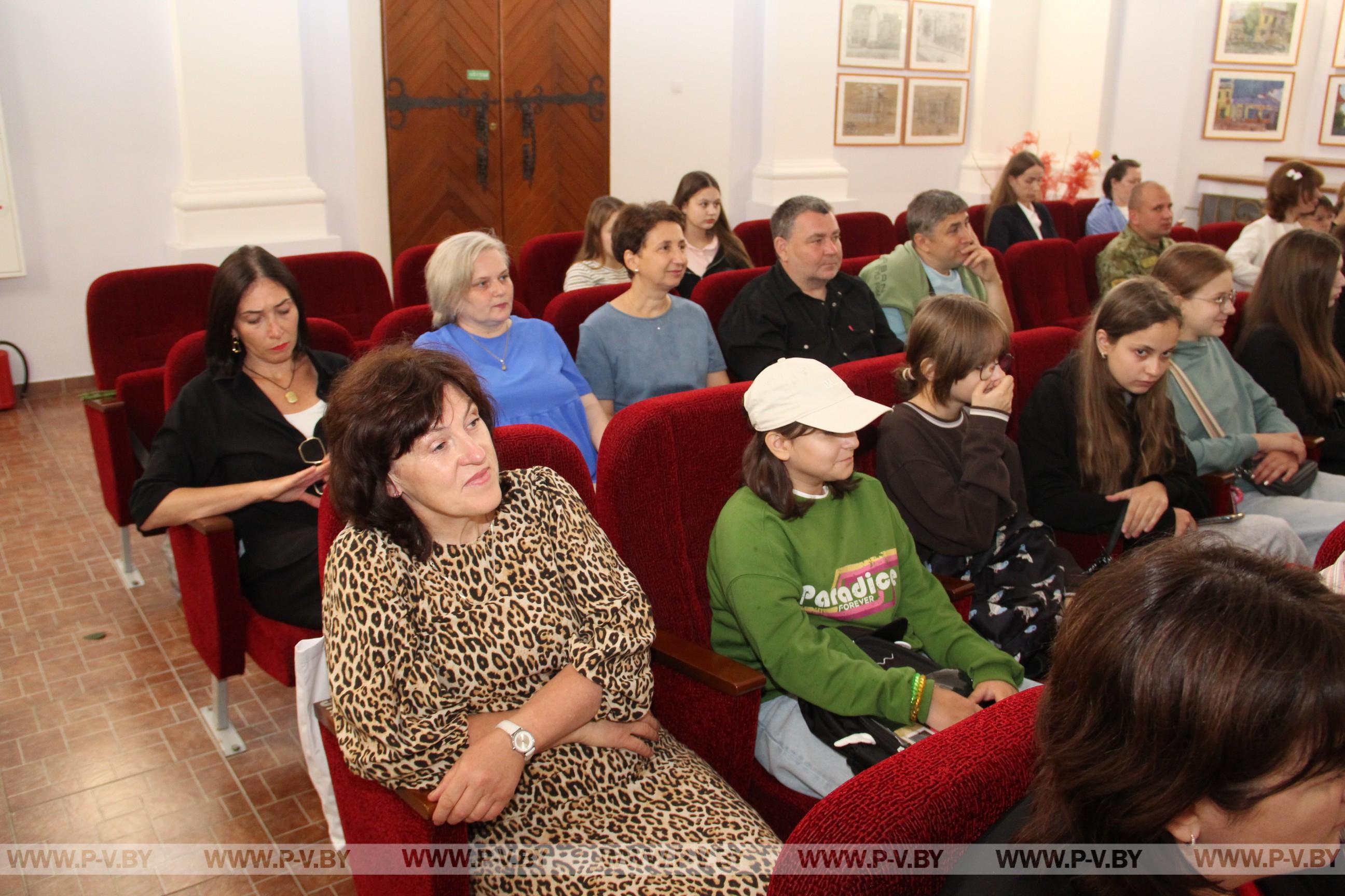 В пинской художке - выпускной