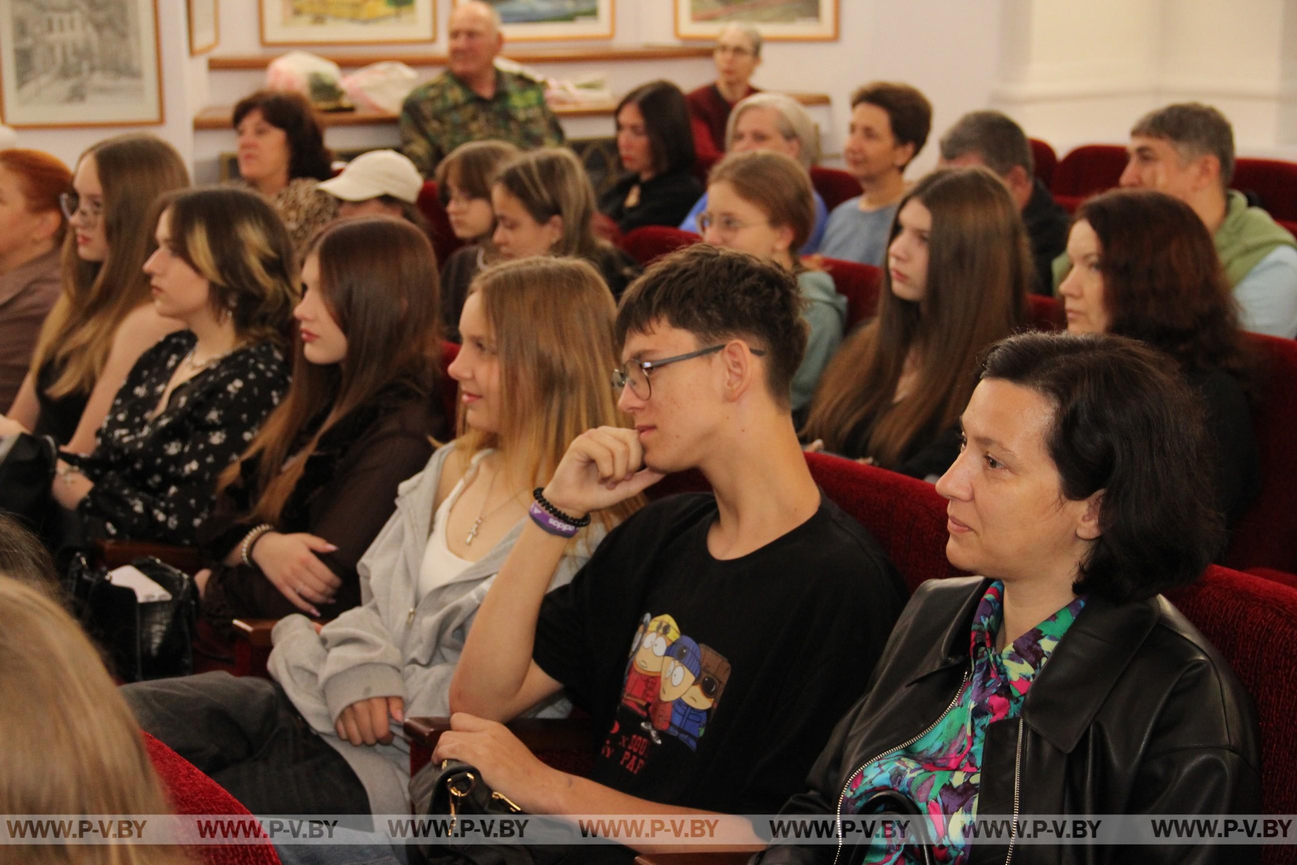 В пинской художке - выпускной