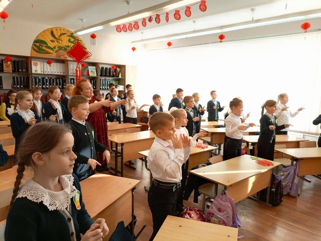 Почему в СШ № 9 один из иностранных – китайский язык