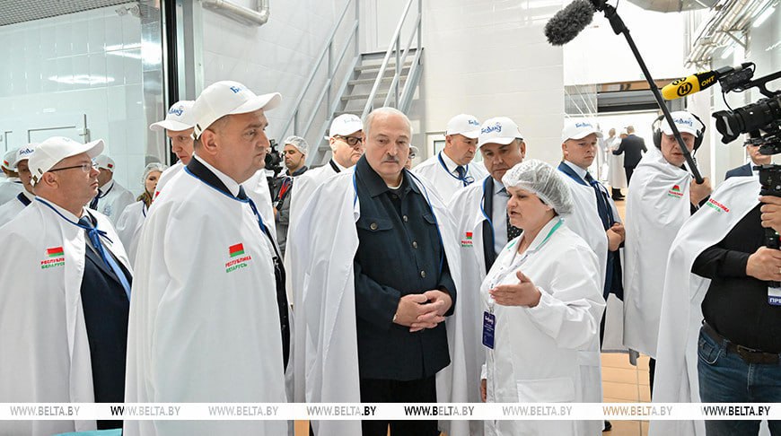 Политический штаб, остросюжетный разбор на "Беларусьфильме", дроны и молочные берега. Итоги недели Президента