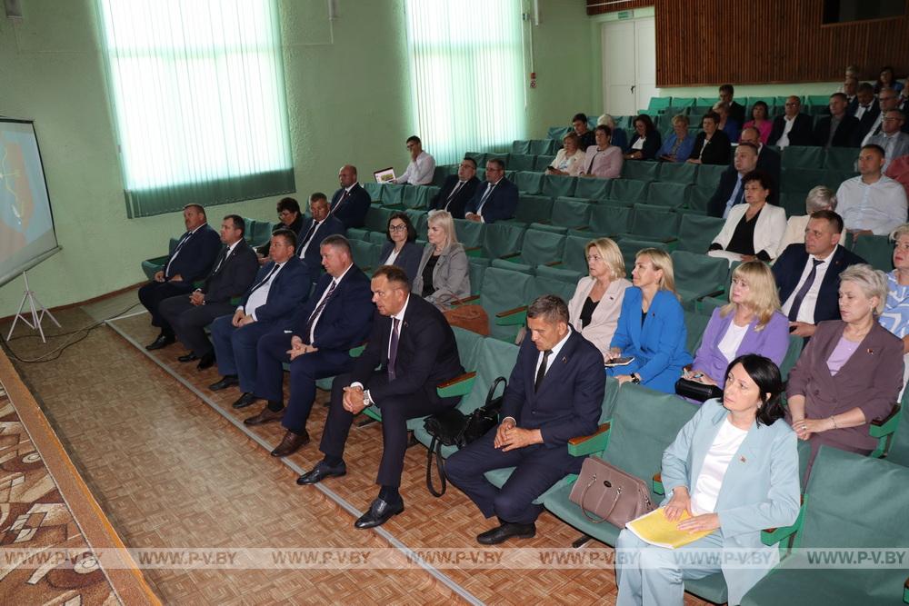 В Пинском районе обсудили вопросы благоустройства: порядок там, где о нем заботятся сообща