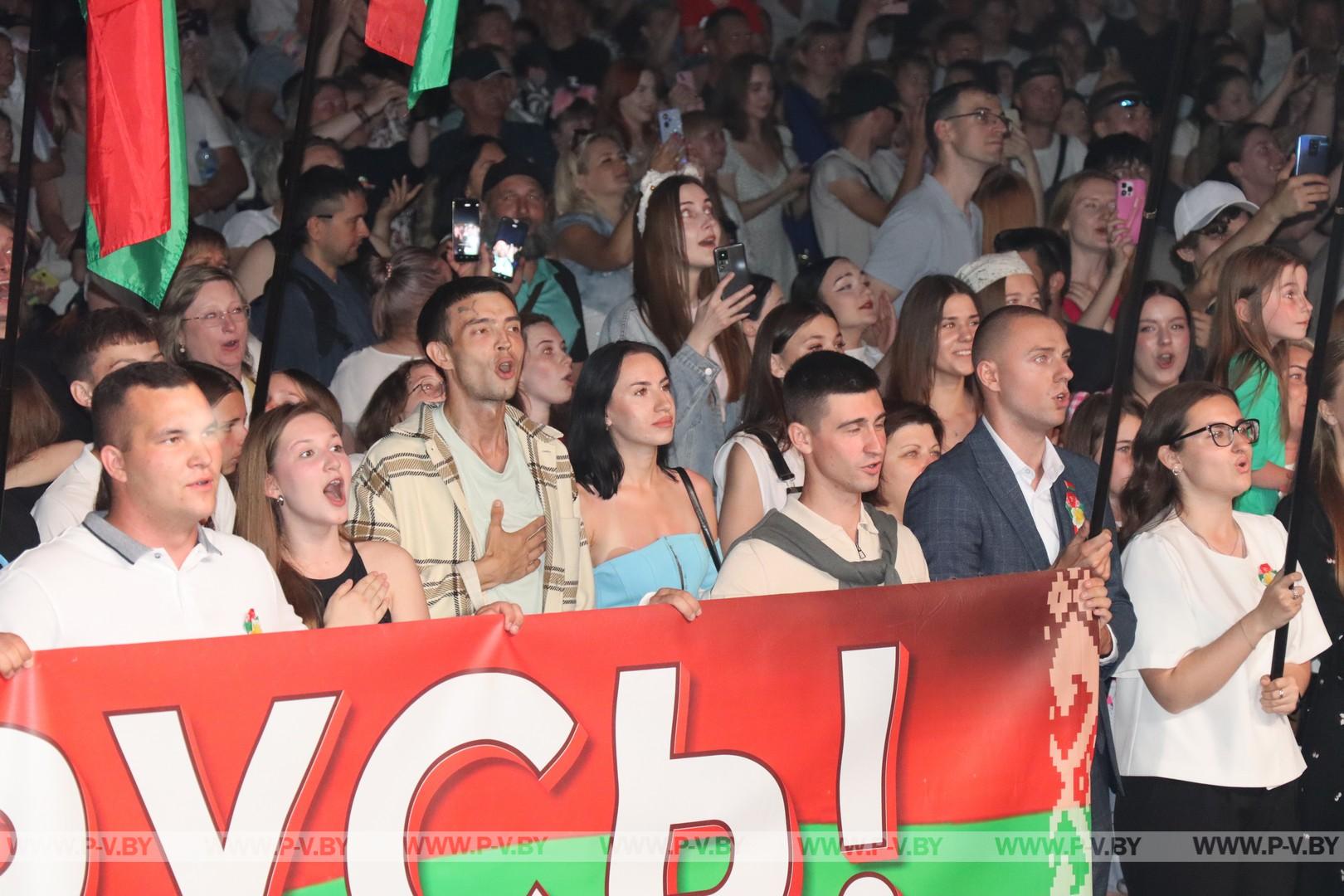 Пинчане приняли участие в республиканской патриотической акции "Споем гимн вместе"