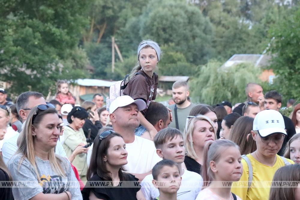Ставок собрал друзей на Купалье