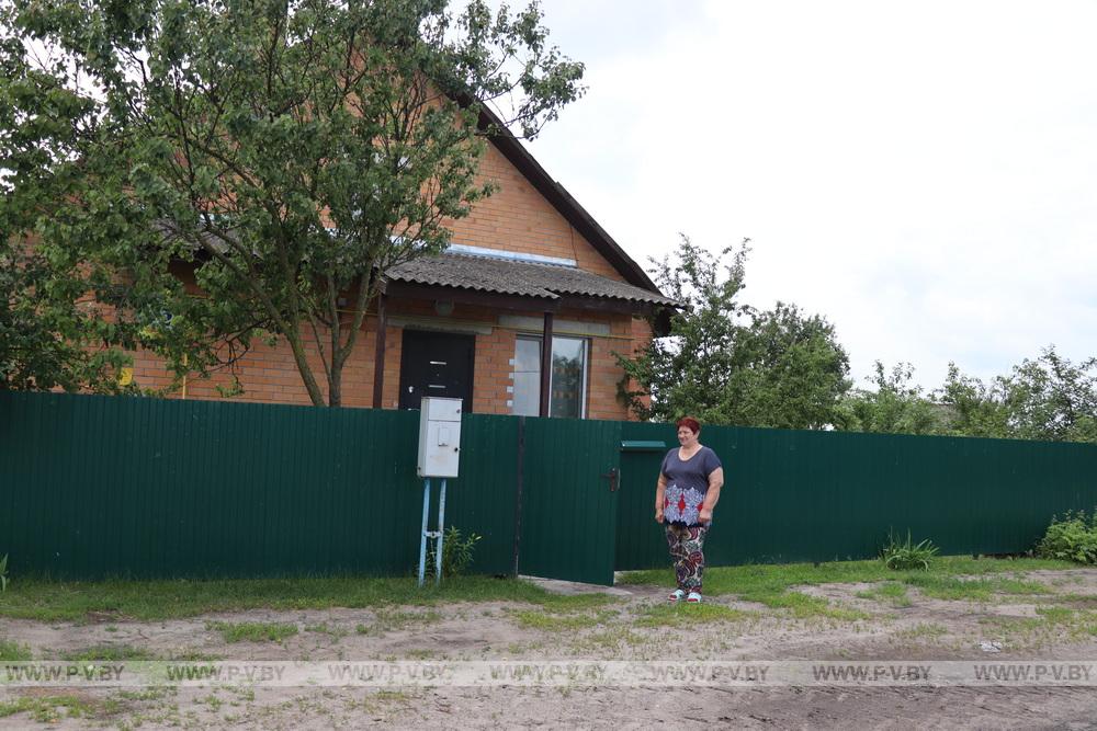 Помощник Президента Александр Ломский посетил Пинщину, пострадавшую от сильной грозы