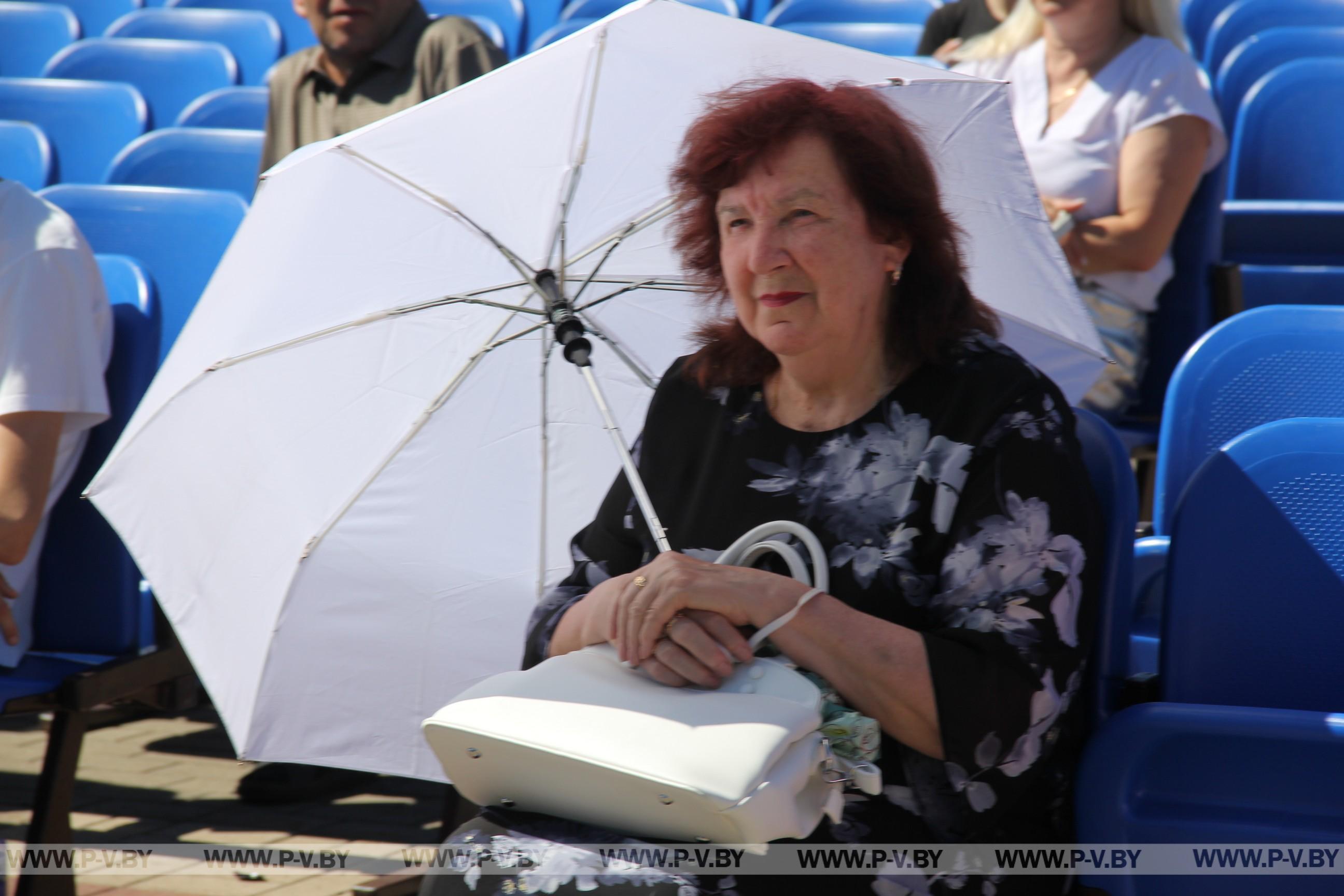 Площадь Ленина: пинчане и гости города уже пришли на праздник