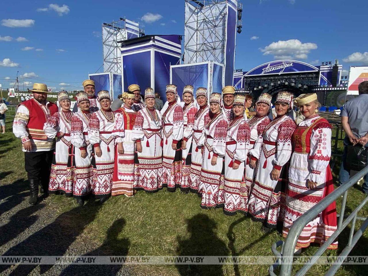 У Пінску з’явіўся новы рэпертуарны зборнік «Спявай, красуй, Палессе!»