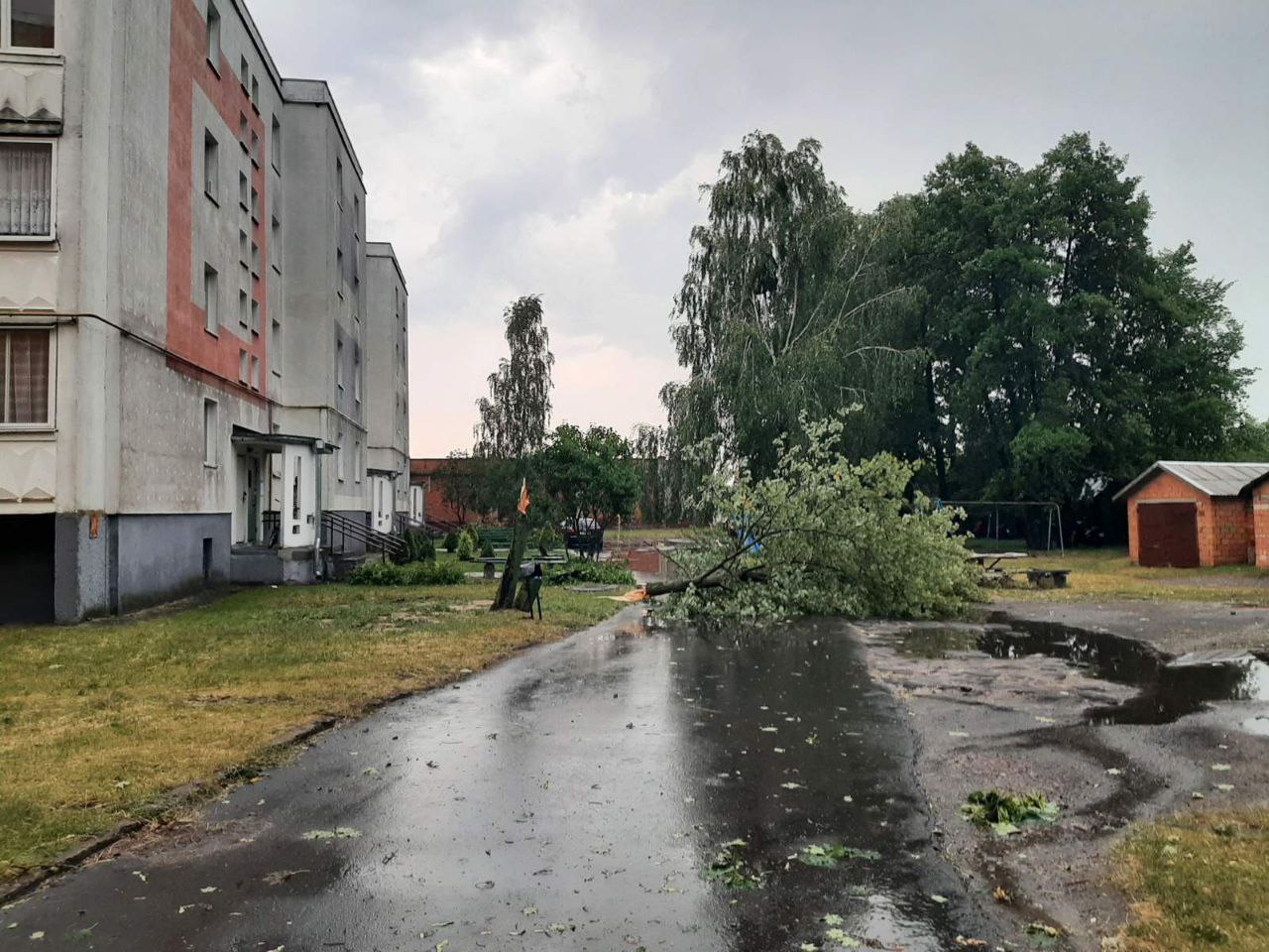 Вечером 7 июля Пинск и Пинский район оказались во власти разбушевавшейся стихии
