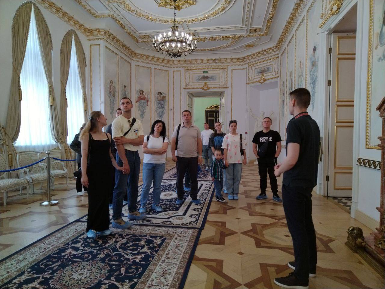 Сотрудники Пинского РОВД с семьями побывали на экскурсии в г. Коссово