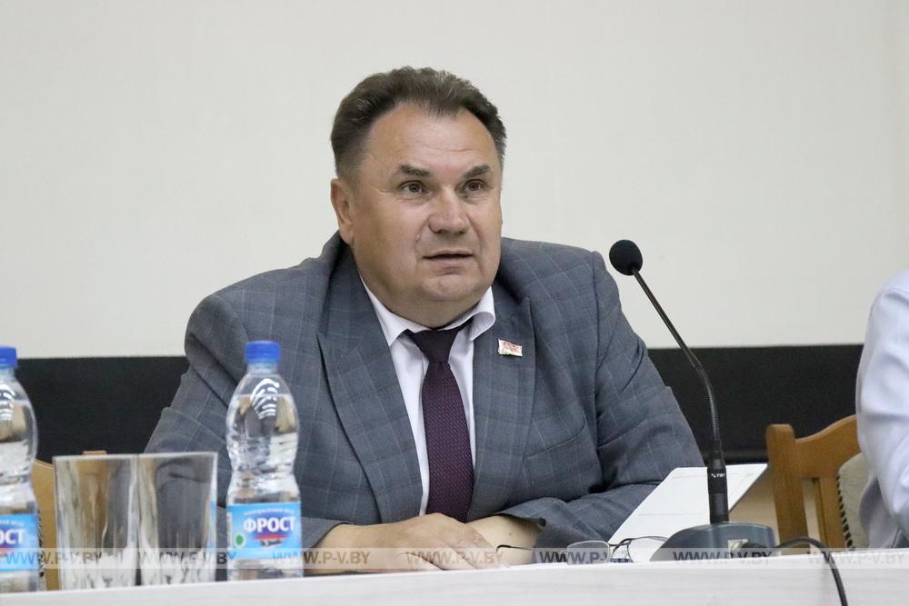 Председатель Пинского райисполкома Сергей Созончук встретился с жителями Оснежицкого сельсовета Председатель Пинского райисполкома Сергей Созончук встретился с жителями Оснежицкого сельсовета