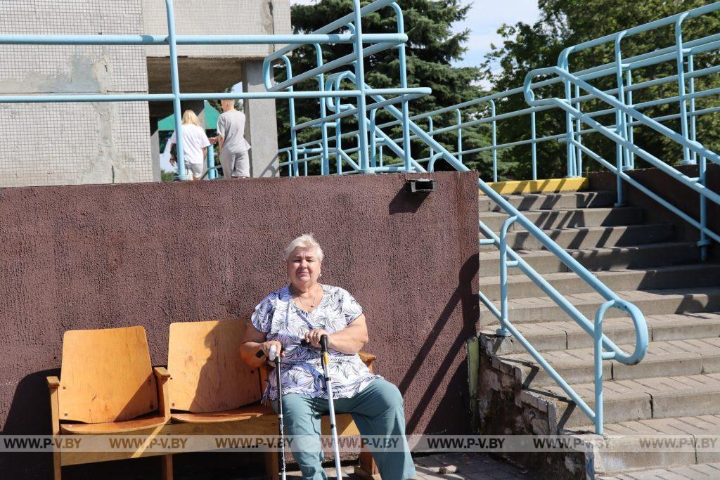 Где скамейка? Пинчане обеспокоены отсутствием мест для отдыха у поликлиник Где скамейка? Пинчане обеспокоены отсутствием мест для отдыха у поликлиник