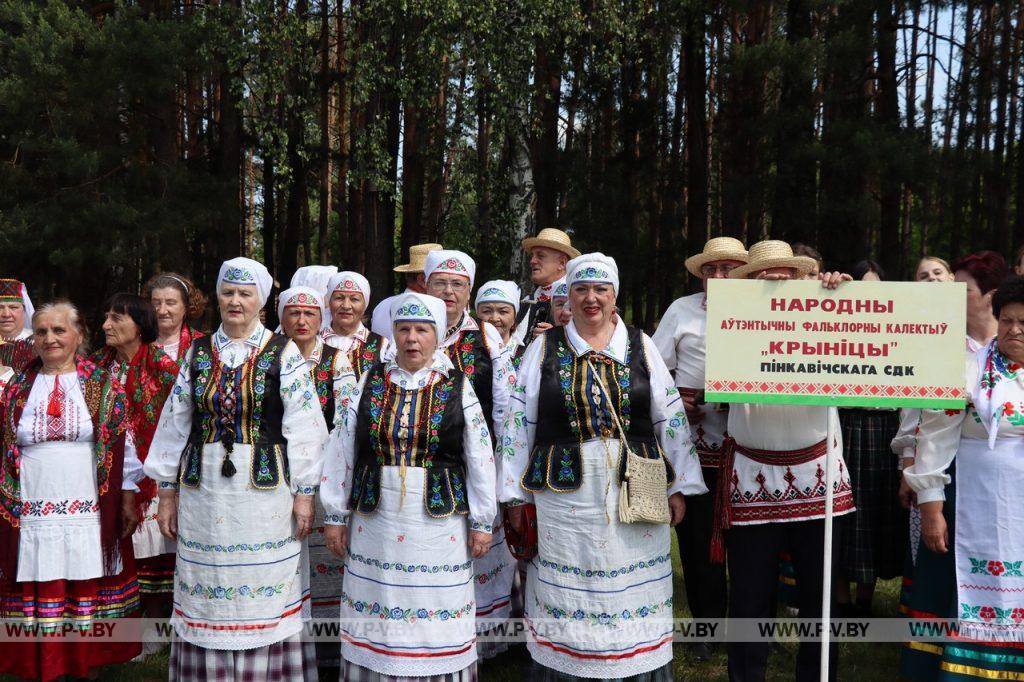 Льецца спеў срэбразвонных «Крыніц» Льецца спеў срэбразвонных «Крыніц»