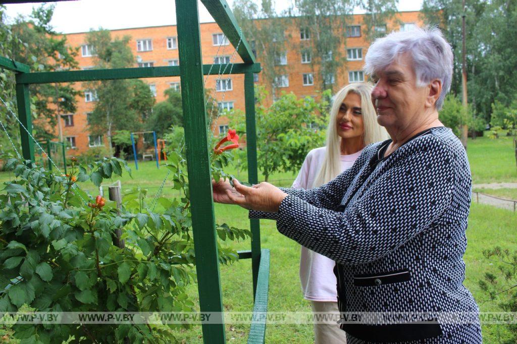 Удачный тандем: расцвёл ещё один уголок Пинска
