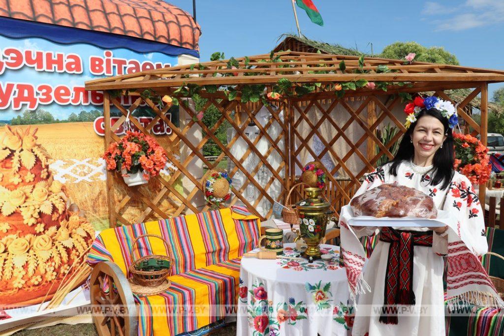 «Полесский вьюн» - приготовили вкусную мачанку, повеселились от души «Полесский вьюн» - приготовили вкусную мачанку, повеселились от души
