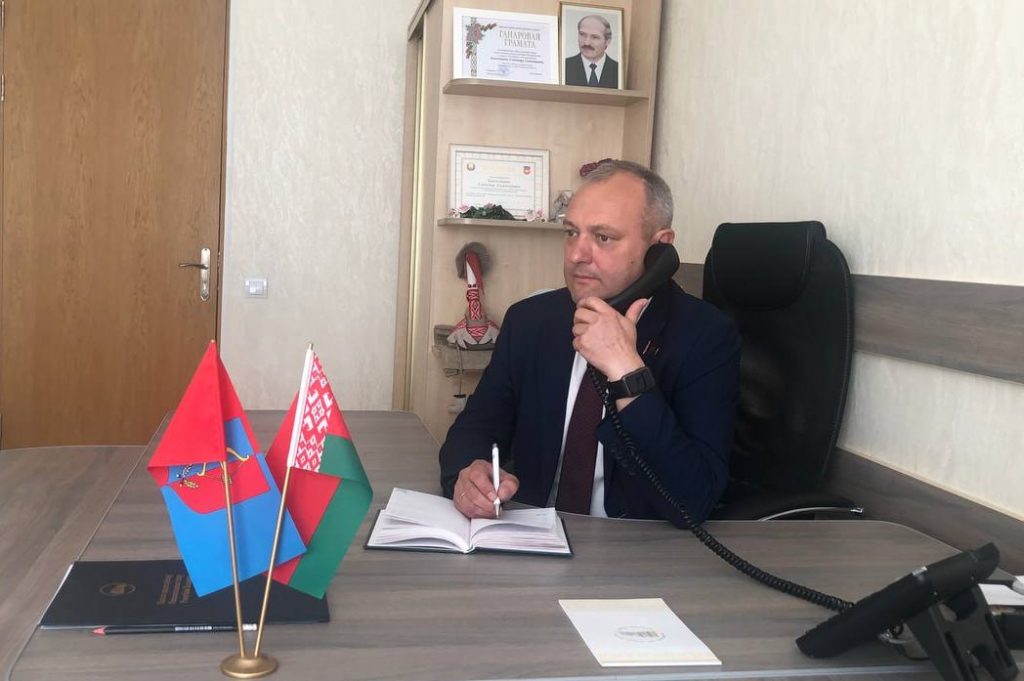 Рассказываем, с какими вопросами обратились жители Пинщины к депутату Владимиру Колесниковичу Рассказываем, с какими вопросами обратились жители Пинщины к депутату Владимиру Колесниковичу