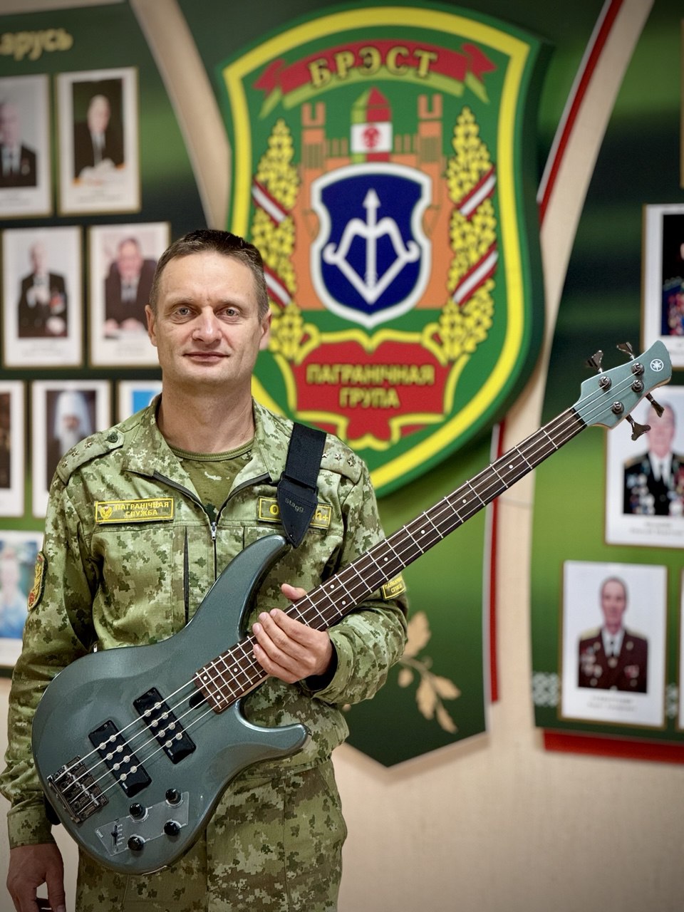 Виктор Бибицкий выбрал все сразу: охрану границы и служение искусству