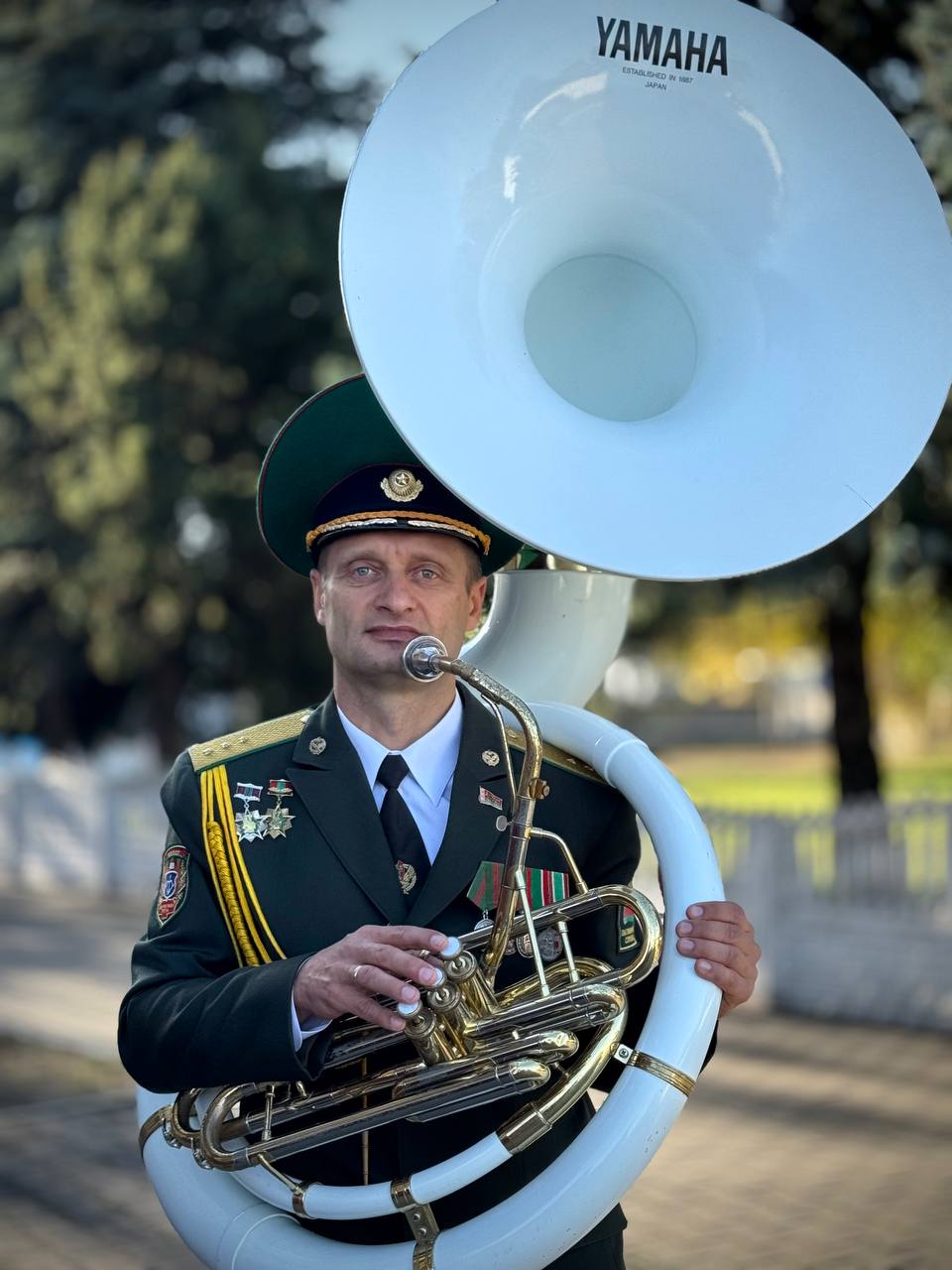 Виктор Бибицкий выбрал все сразу: охрану границы и служение искусству