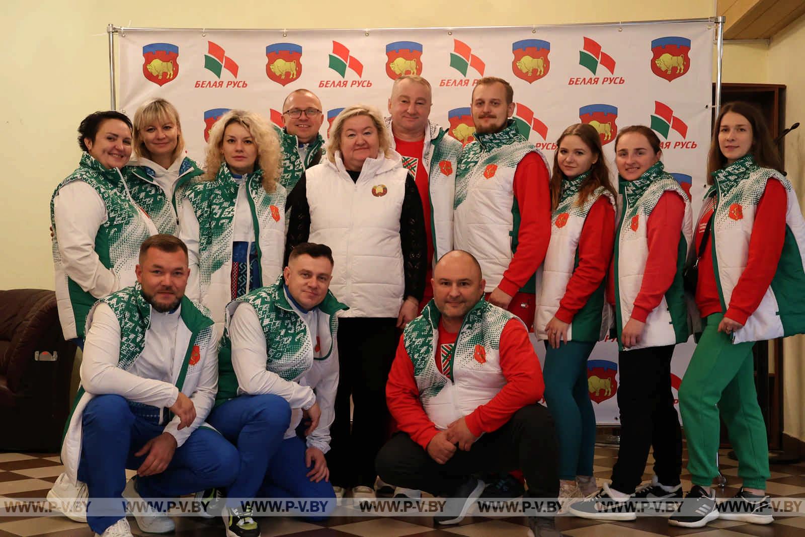 «Полешуки» и «Пинчуки» очаровали областной туристический слёт