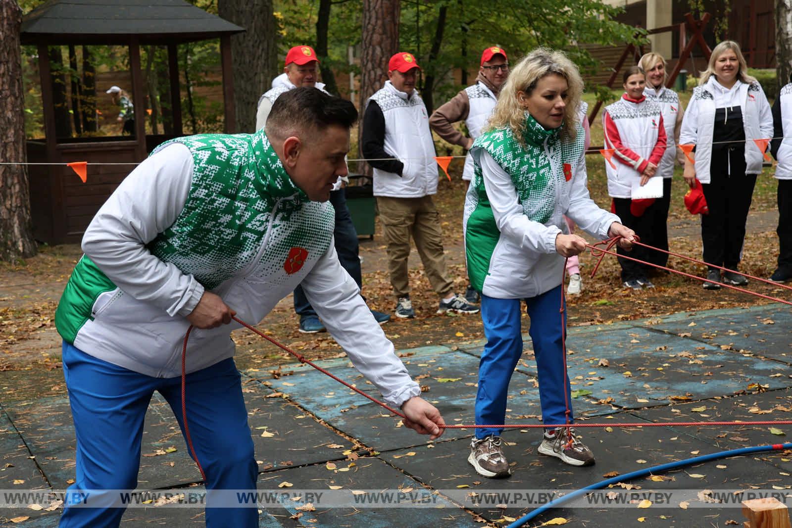 «Полешуки» и «Пинчуки» очаровали областной туристический слёт