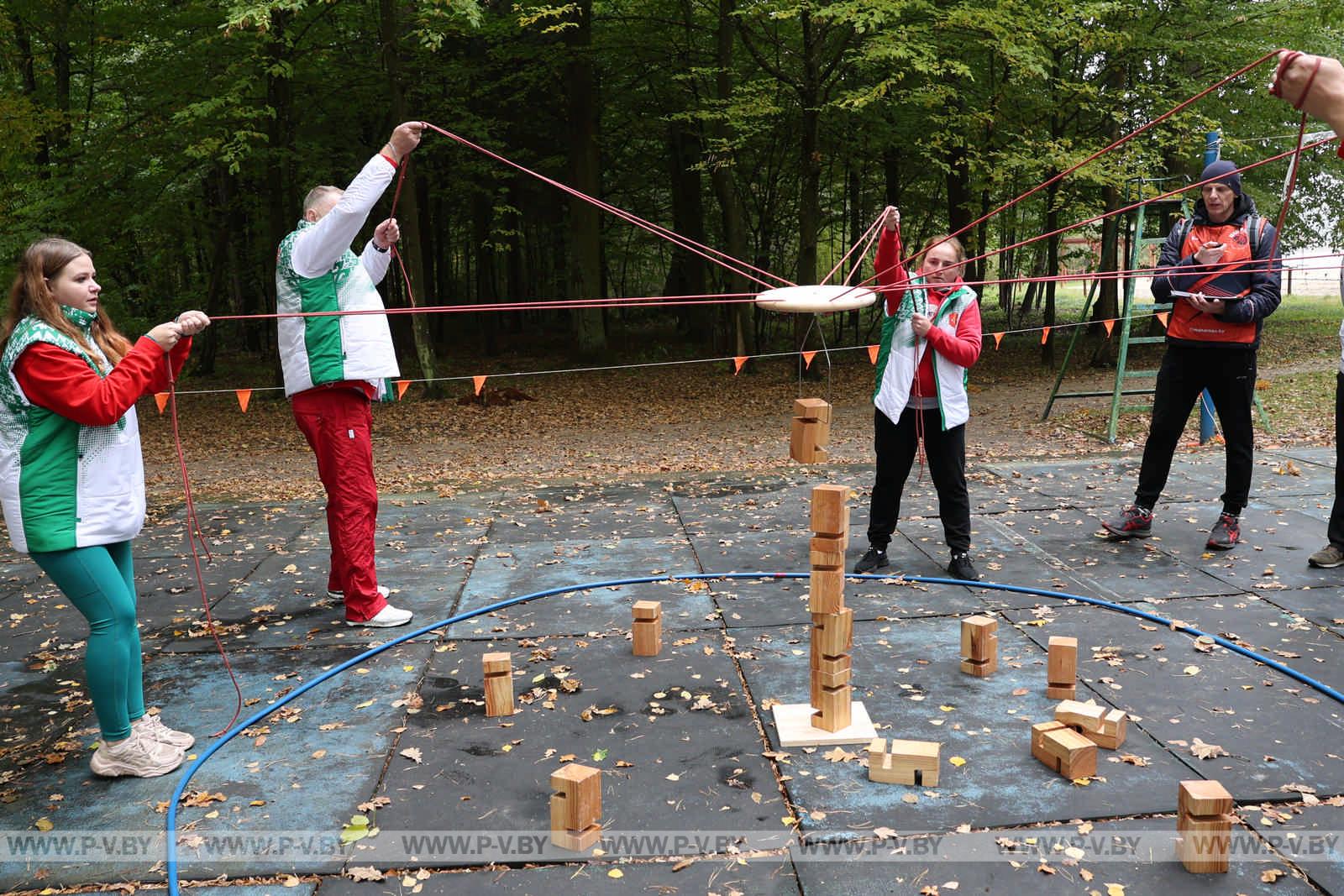 «Полешуки» и «Пинчуки» очаровали областной туристический слёт