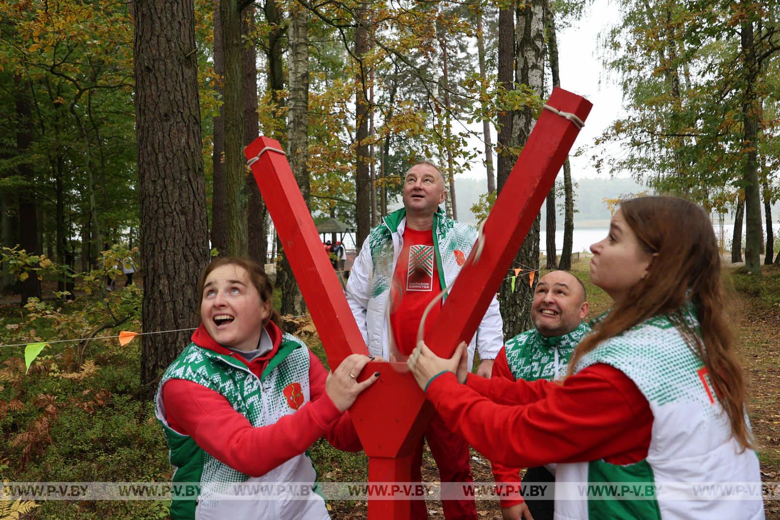 «Полешуки» и «Пинчуки» очаровали областной туристический слёт