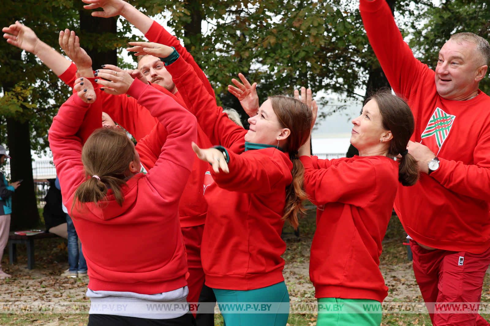 «Полешуки» и «Пинчуки» очаровали областной туристический слёт