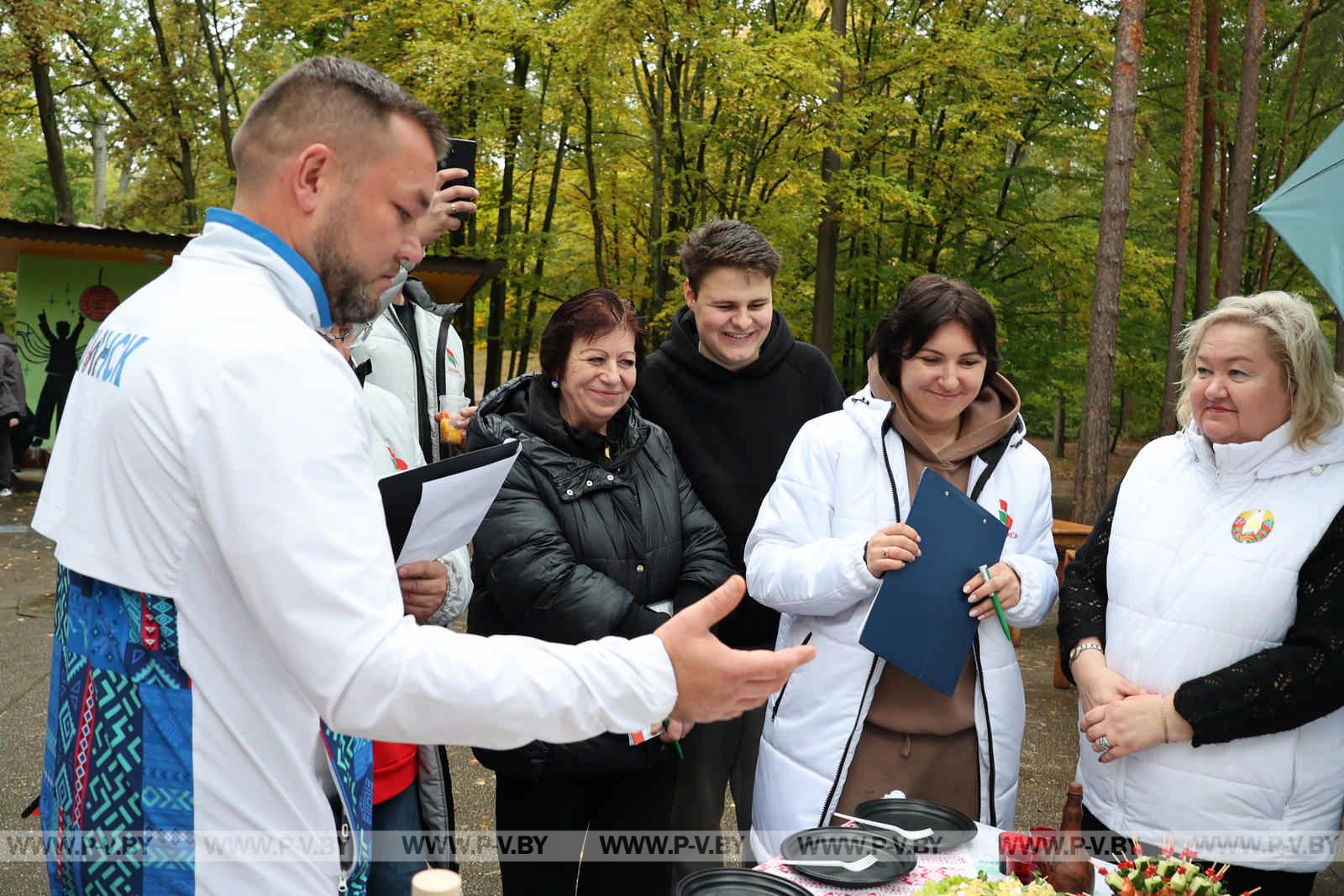 «Полешуки» и «Пинчуки» очаровали областной туристический слёт