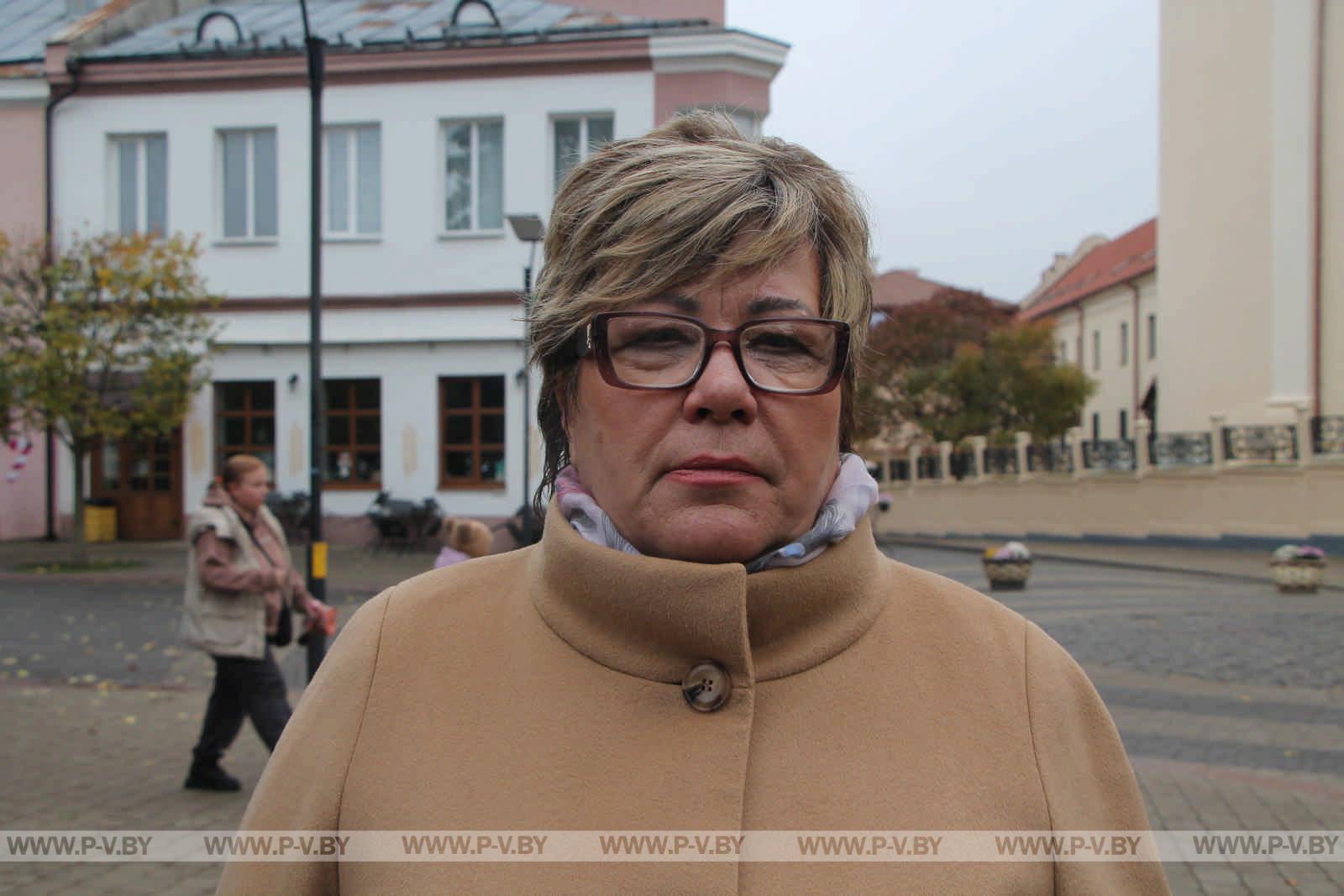 Представительницы Белорусского союза женщин привели в порядок сквер имени Веры Хоружей