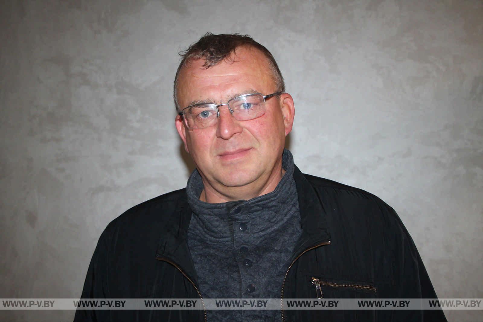 На республиканском субботнике высаживали деревья и убирали территории