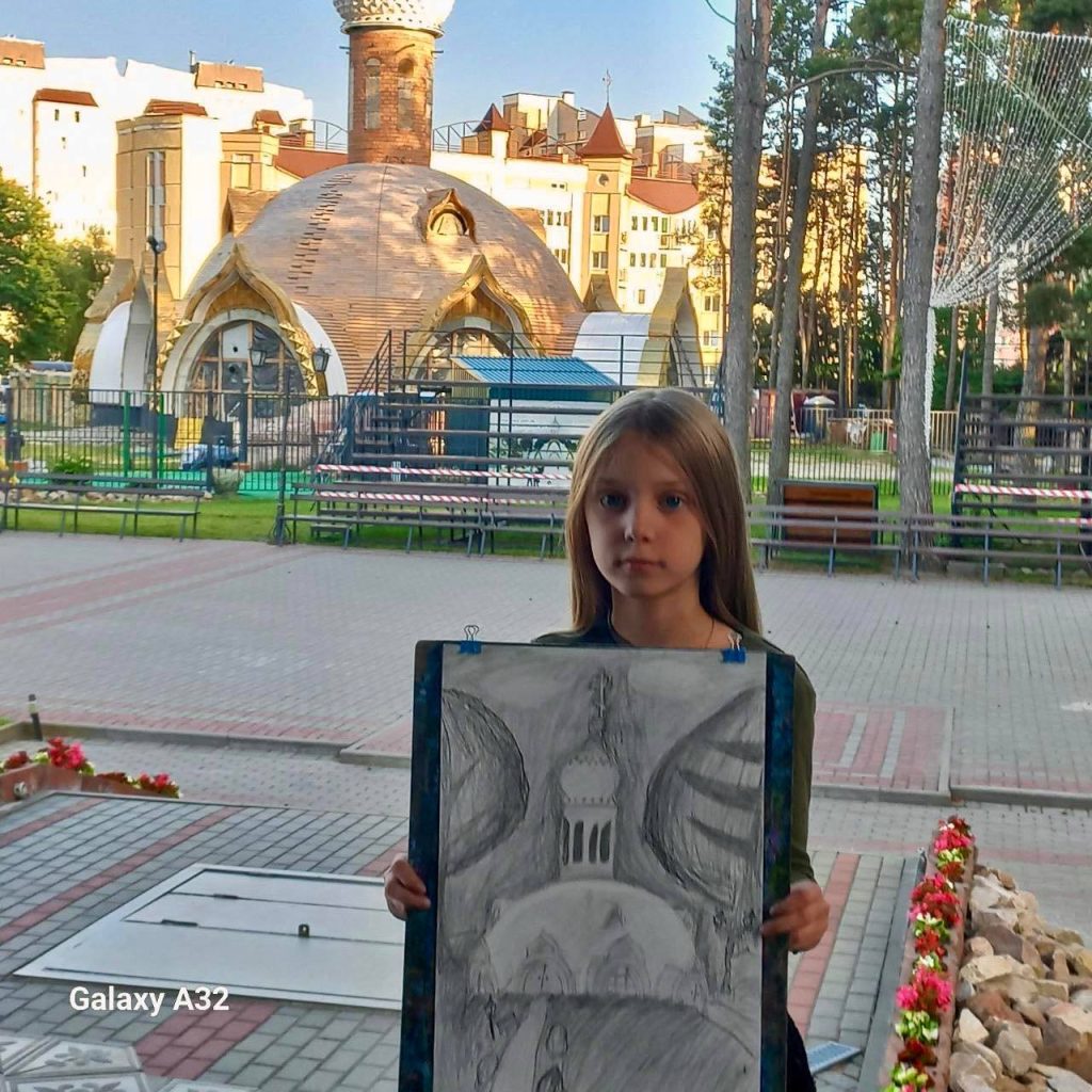 Молодёжь в храме: искра веры Молодёжь в храме: искра веры