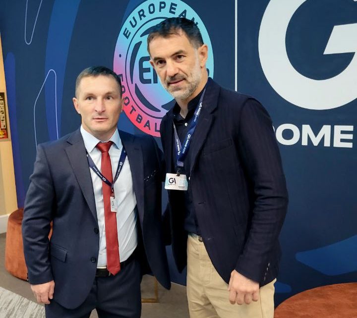Женскую футбольную команду Пинского района представили на ассамблее EFC в Риме