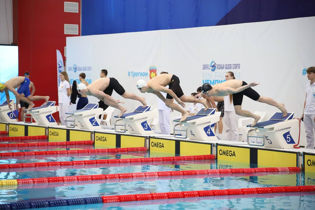 Команда Пинска — серебряный призер чемпионата Брестской области по плаванию