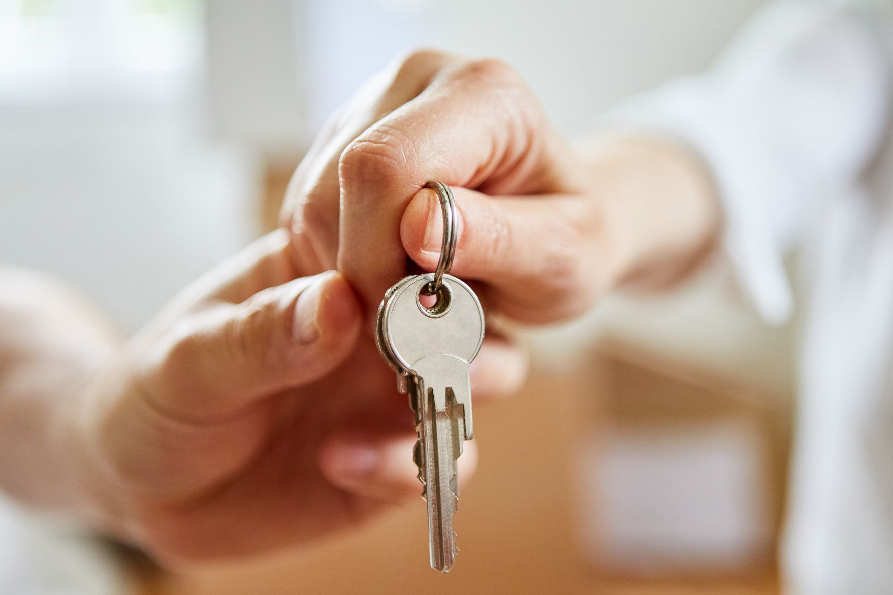 К профессиональному празднику – ключи от арендных квартир