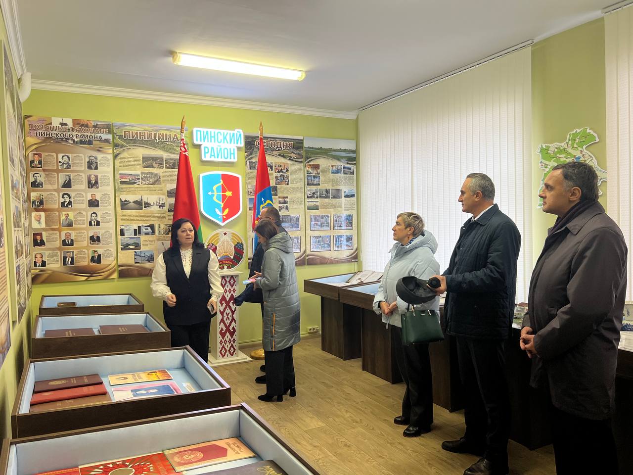 Депутаты Пинского и Ивановского районов обменялись опытом работы по благоустройству
