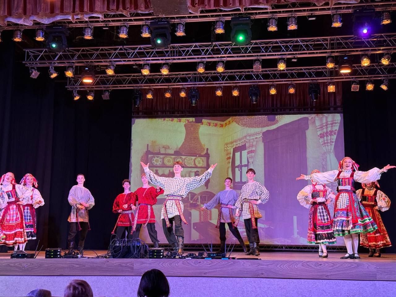 35 лет - Пинскому колледжу искусств