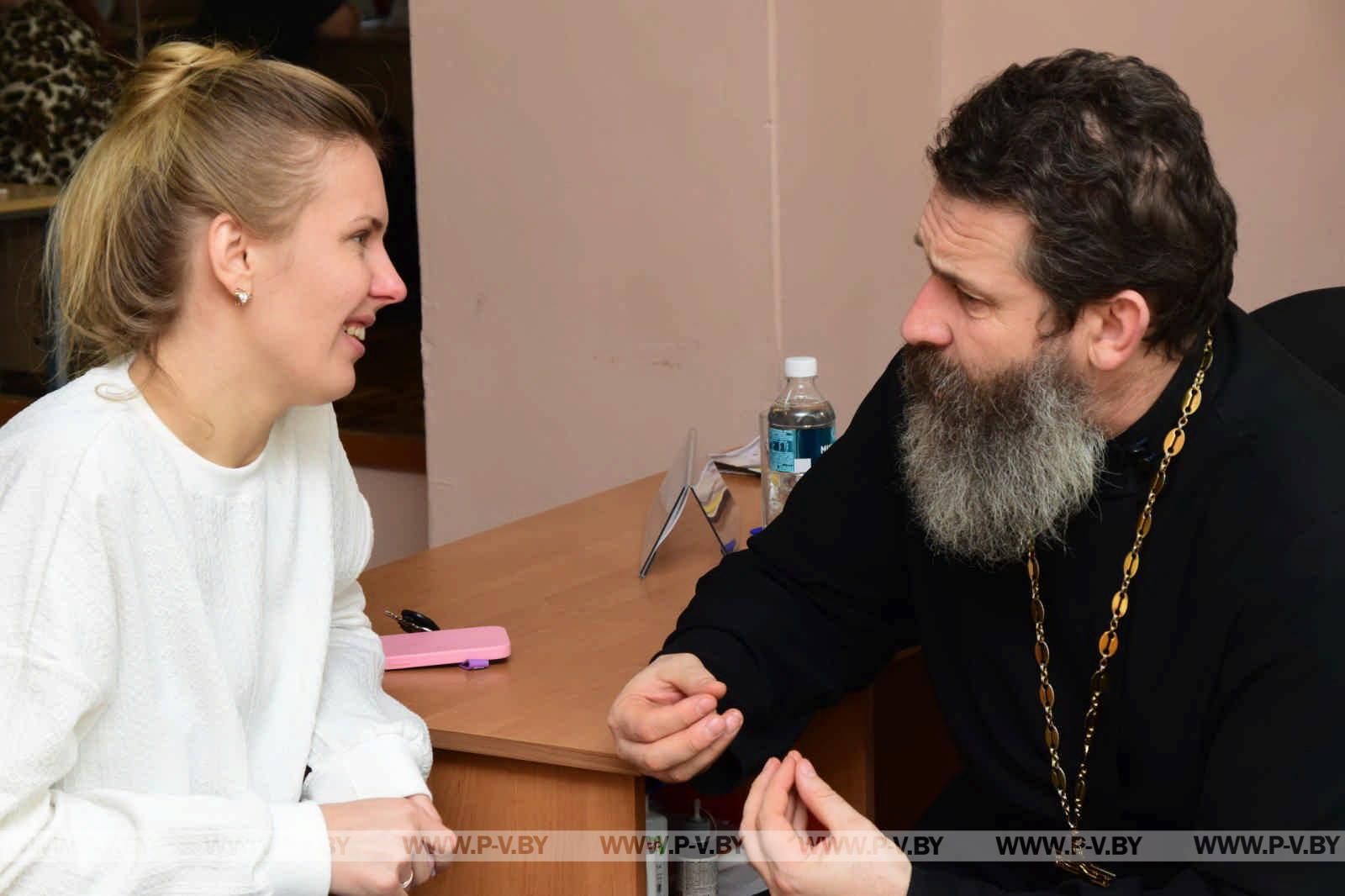 Учащиеся индустриально-педагогического колледжа участвовали в акции «В защиту жизни!»