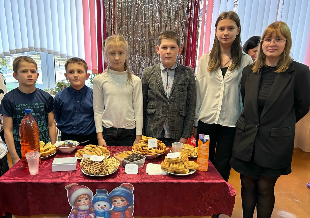 В Тобульской средней школе прошла благотворительная ярмарка «Добрые дела в наших руках»