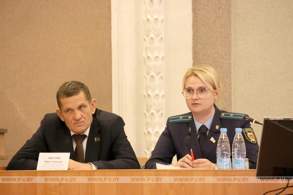 На заседании Пинского районного исполнительного комитета рассмотрели вопрос об эффективности принимаемых мер по реализации государственной молодежной политики