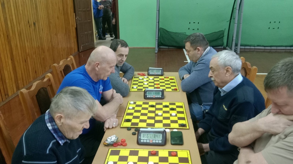 Ветераны спорта Пинщины завершили сезон соревнованием и песней