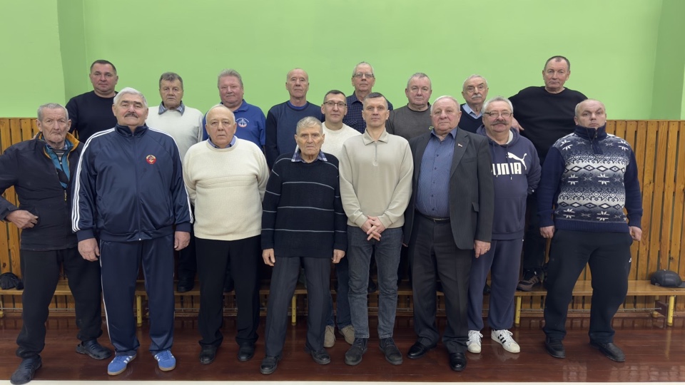 Ветераны спорта Пинщины завершили сезон соревнованием и песней