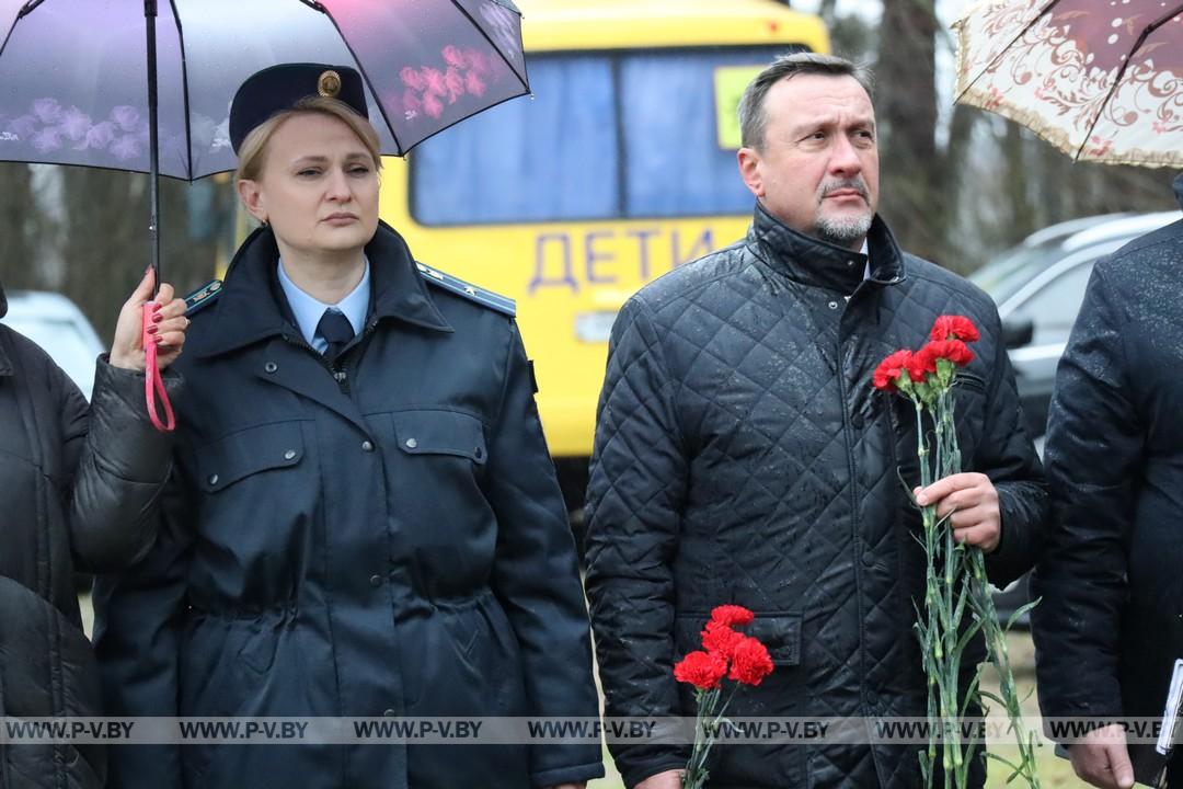 Митинг в Купятичах в память жертв преступления геноцида