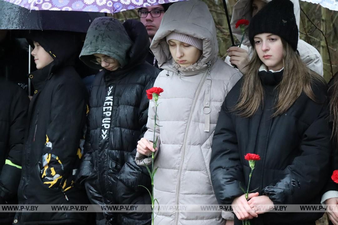 Митинг в Купятичах в память жертв преступления геноцида