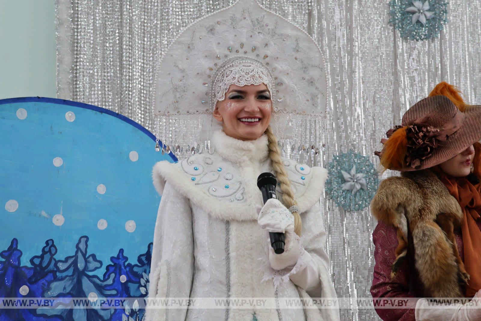 Региональная новогодняя елка в Пинске: чудеса и яркие эмоции для детей