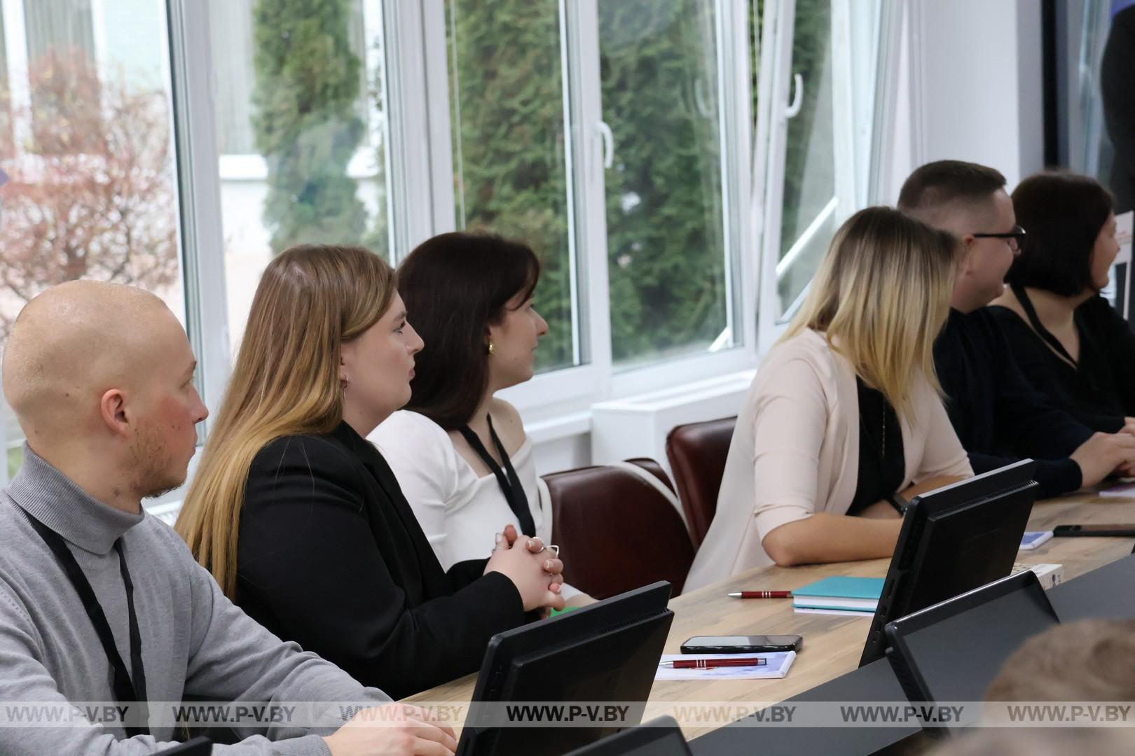 Диалог с лидерами: секретари ОО «БРСМ» Брестчины прошли обучающий семинар