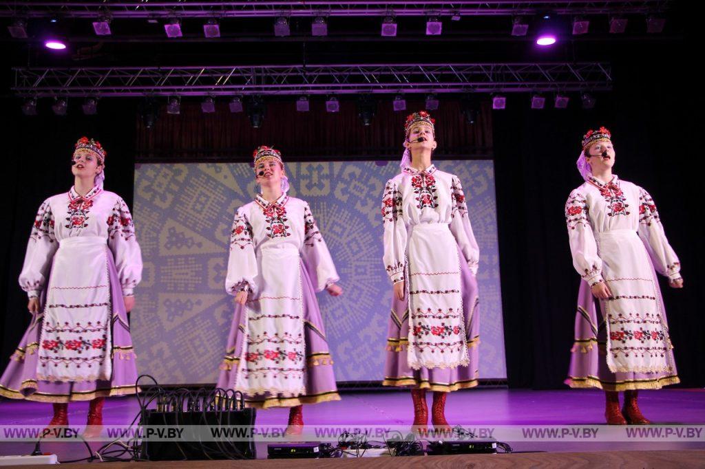 В городском Доме культуры состоялась концертная программа «Мир один для всех», посвященная Международному дню инвалидов В городском Доме культуры состоялась концертная программа «Мир один для всех», посвященная Международному дню инвалидов