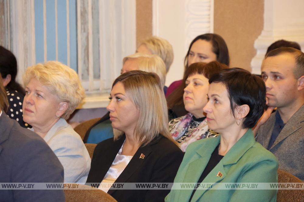 На заседании Пинского районного исполнительного комитета рассмотрели вопрос об эффективности принимаемых мер по реализации государственной молодежной политики