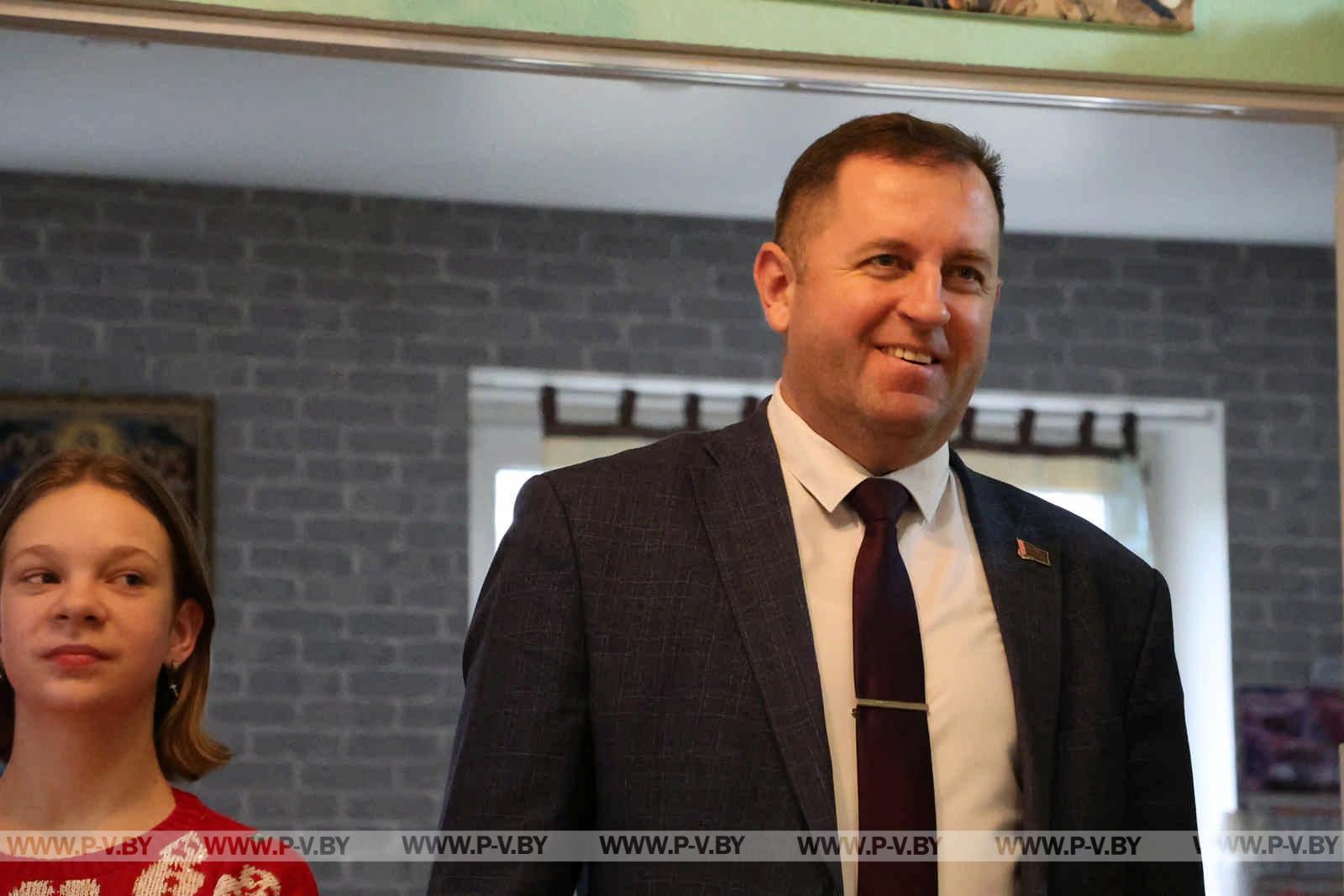 В Пинске дан старт новогодней благотворительной акции "Наши дети"